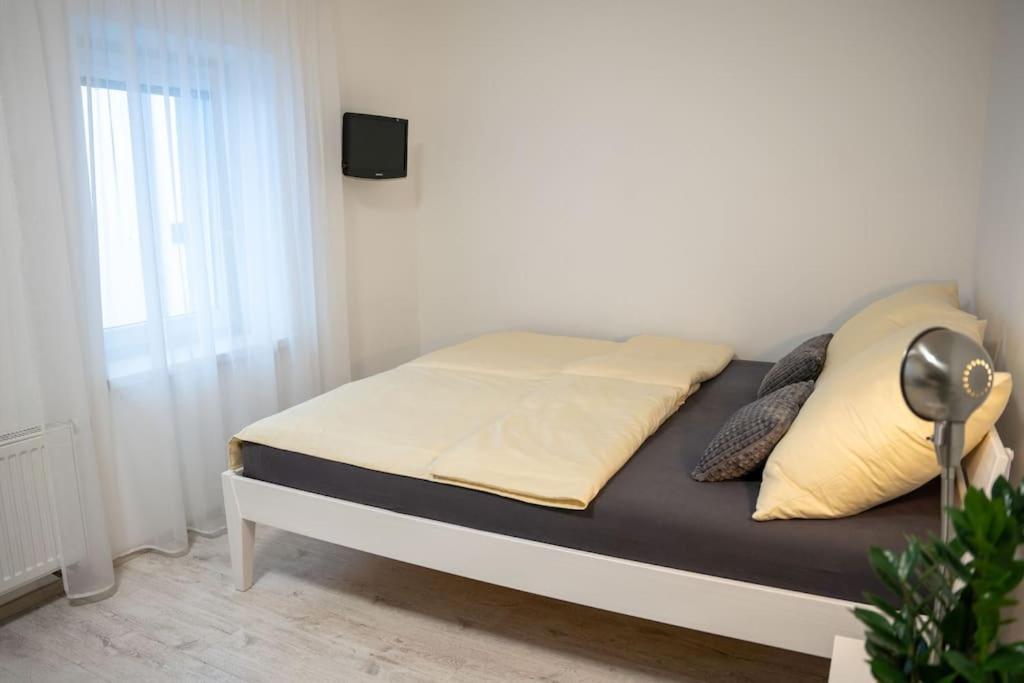 Byt Krenova 1+Kk Brno Luaran gambar